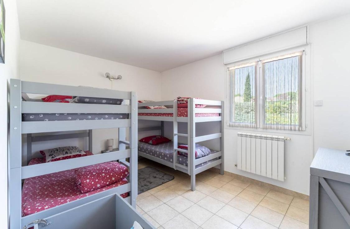 Saint-Laurent-la-Vernède Gite Les Oliviers 10 Pers Piscine Au Calme 4 Etoiles מראה חיצוני תמונה